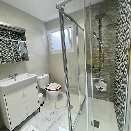 New Big Flat With Balcony 50mts Away From Parking Optional Las Palmas