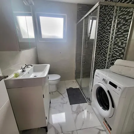 New Big Flat With Balcony 50mts Away From Parking Optional Las Palmas