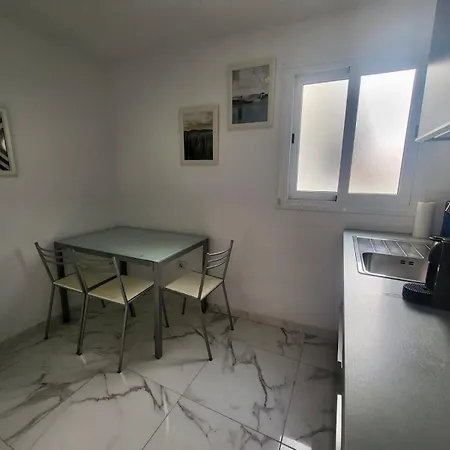 New Big Flat With Balcony 50mts Away From Parking Optional Appartement *