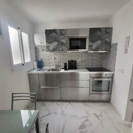 New Big Flat With Balcony 50mts Away From Parking Optional Appartement Las Palmas
