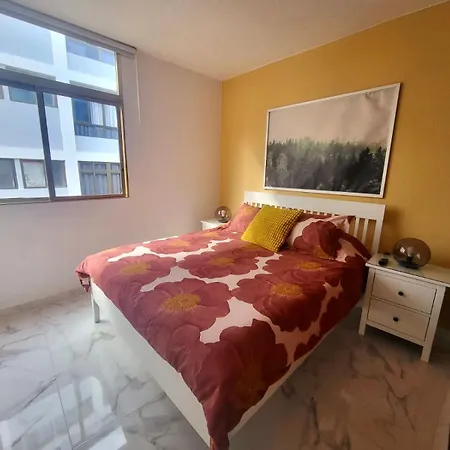 New Big Flat With Balcony 50mts Away From Parking Optional Appartement *