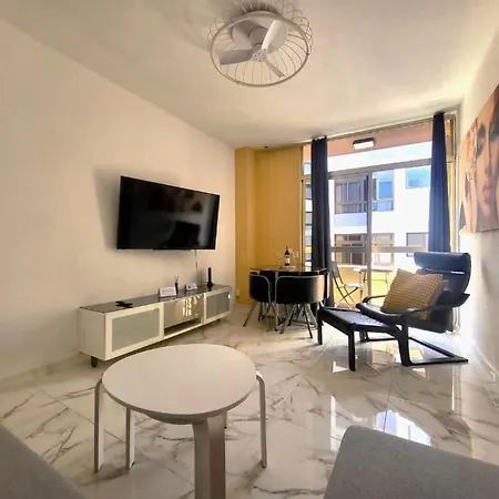 New Big Flat With Balcony 50mts Away From Parking Optional Apartment *