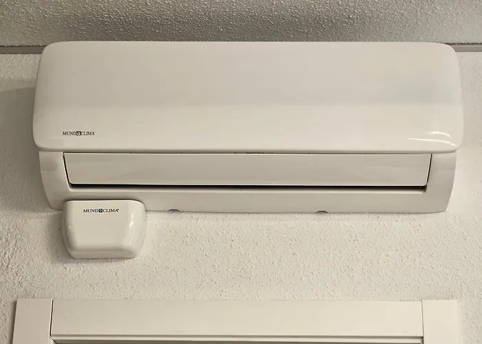 New Big Flat With Balcony 50mts Away From Parking Optional アパート *