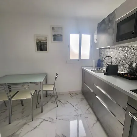 New Big Flat With Balcony 50mts Away From Parking Optional Apartment *