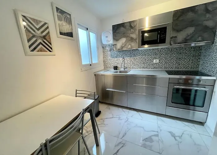 New Big Flat With Balcony 50mts Away From Parking Optional * Las Palmas de Gran Canaria