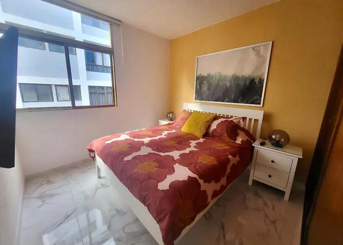 New Big Flat With Balcony 50mts Away From Parking Optional Apartmán *