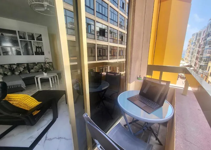 New Big Flat With Balcony 50mts Away From Parking Optional Διαμέρισμα *